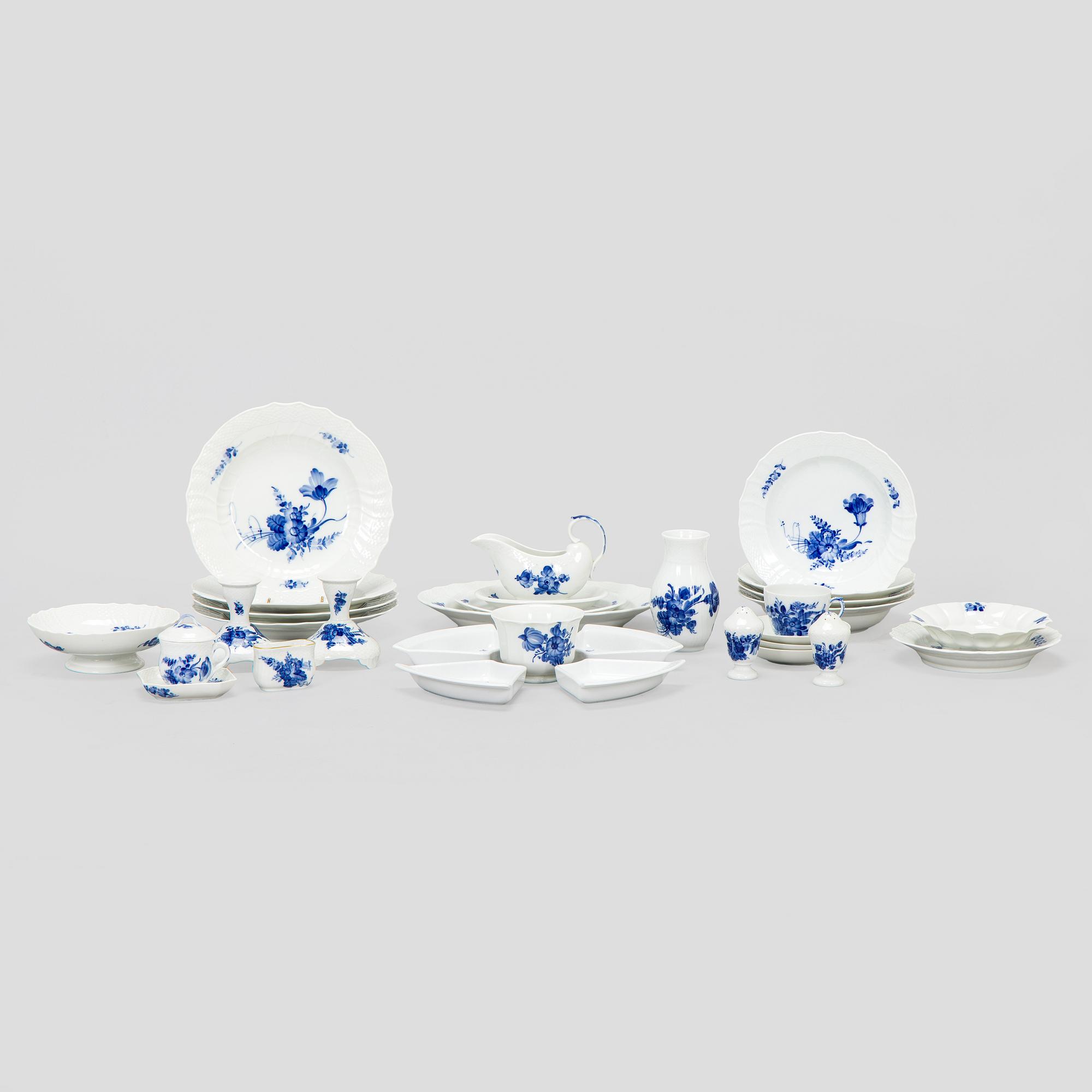 Royal Copenhagen, Service, 31 pcs, “Blå Blomst”, Denmark.