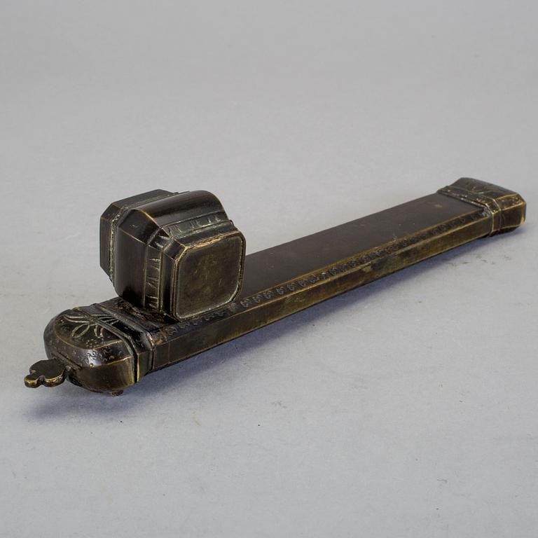 PENNFODRAL, patinerad metall, 1900-tal.