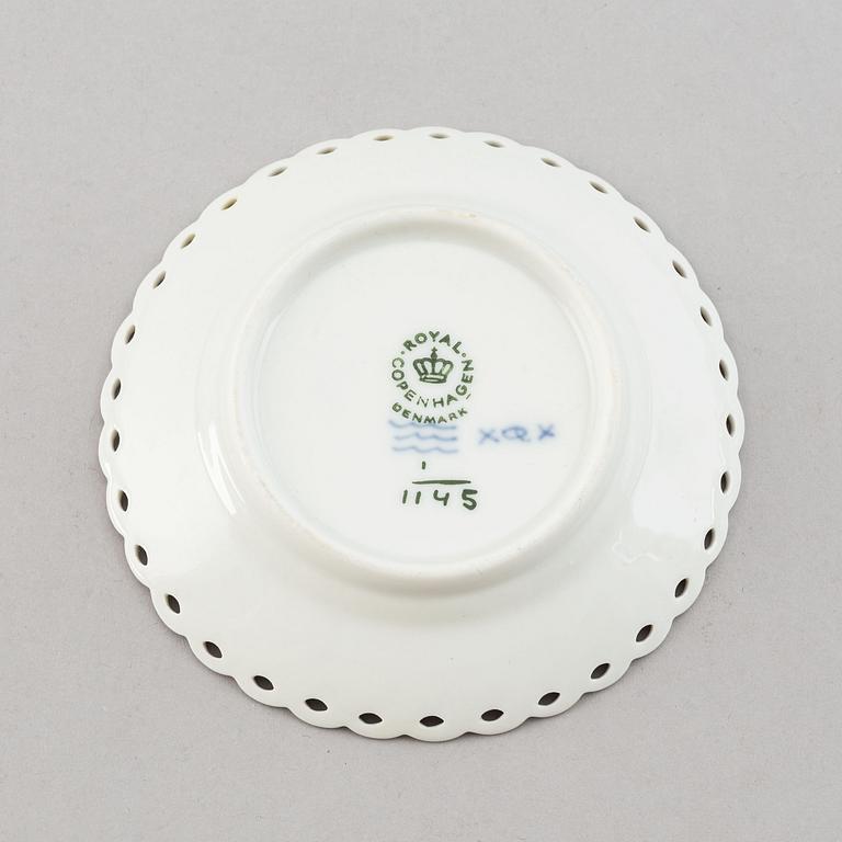 A mixed lot of Royal Copenhagen "Blue Fluted" porcelain 27 parts.