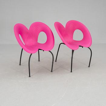 STOLAR, ett par, "Ripple Chair" av Ron Arad för Moroso, Italien, formgivna 2005.