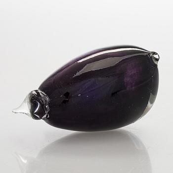 Oiva Toikka, a 'Penguin' glass bird, signed O. Toikka Nuutajärvi.