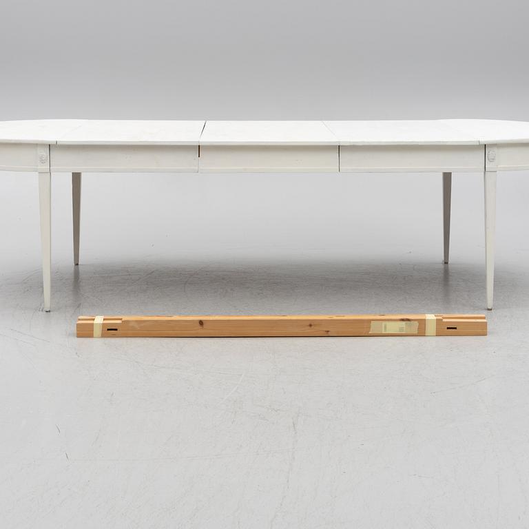 Dining table, Gustavian style, 19th century.