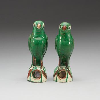 A set of two green glazed falcons, late Qing dynasty.