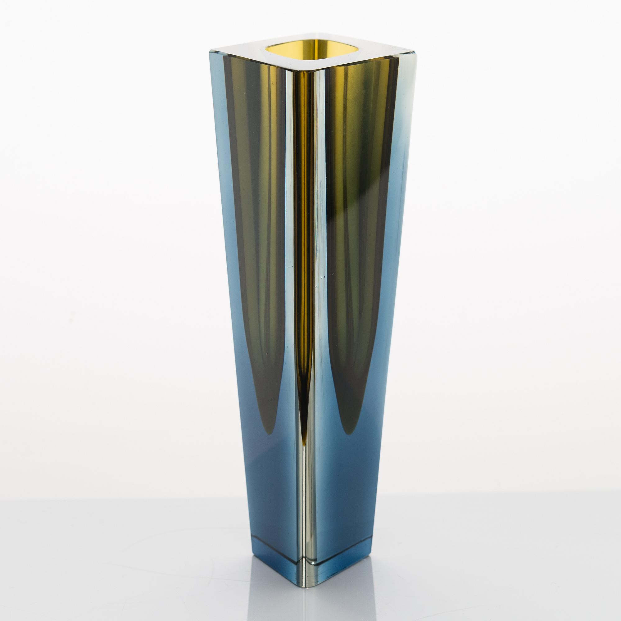 Kaj Franck, A 'Prisma' vase  signed K Franck Nuutajärvi Notsjö -62.