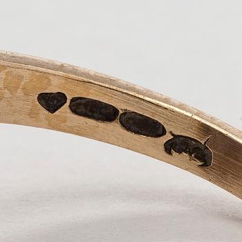 Ring, 14K guld, diamanter, syntetisk korund.