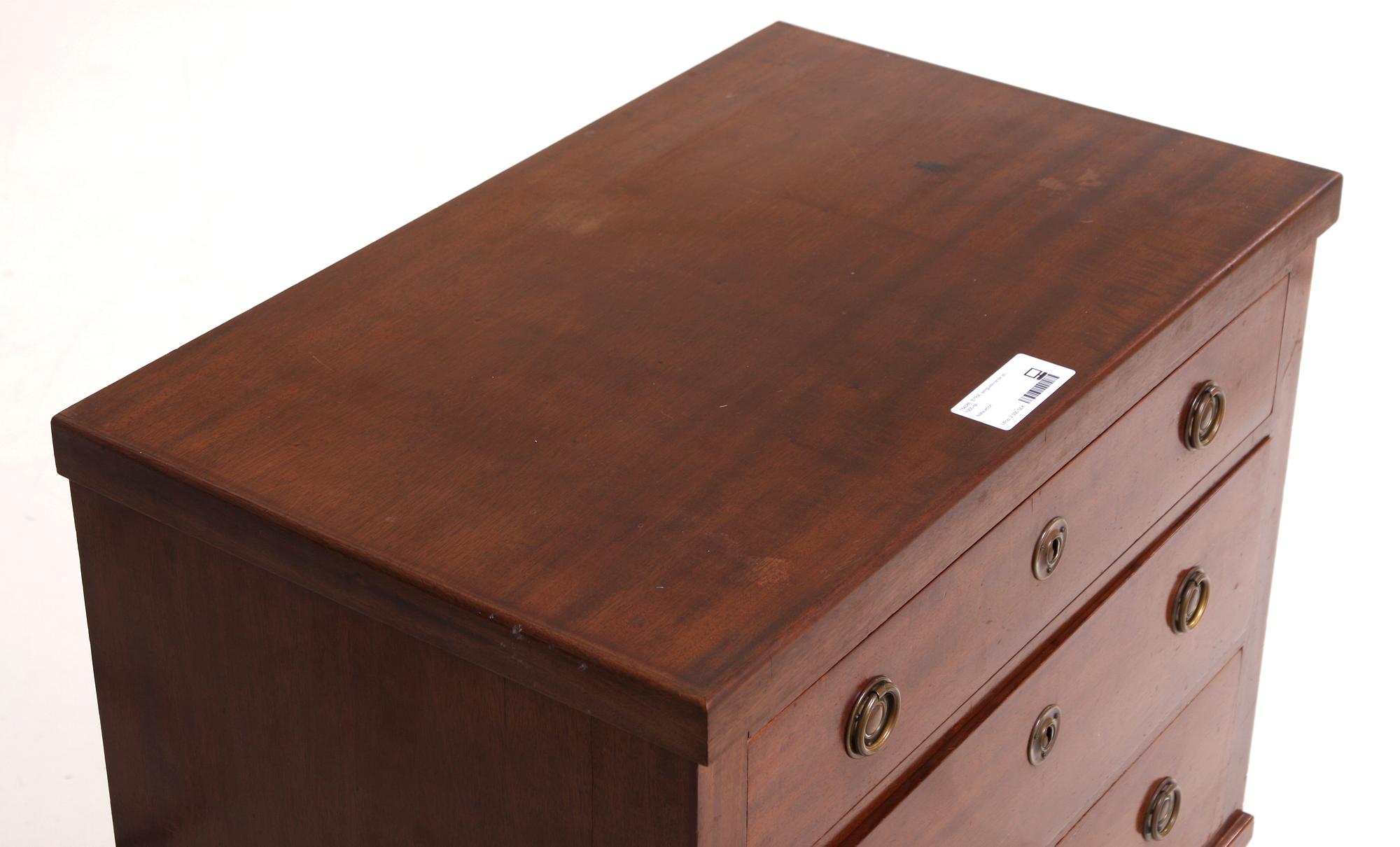 BYRÅ, sengustaviansk stil, 1900-tal.