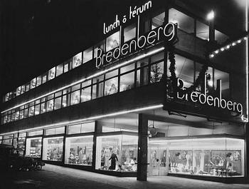 Gunnar Asplund, a set of eight mahogany chairs, Svenska Möbelfabrikerna, Bodafors, ca 1934-35, for the Bredenberg Department Store.