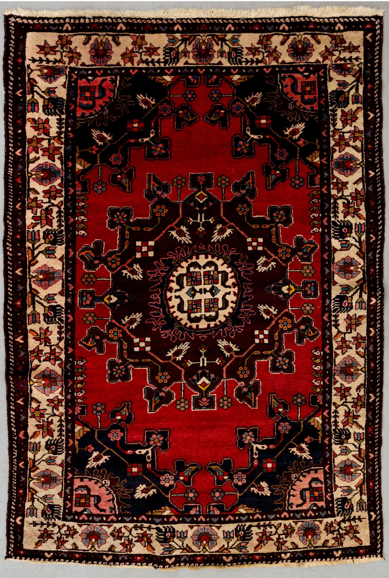 MATTA, old, Hamadan, ca 191 x 132 cm.
