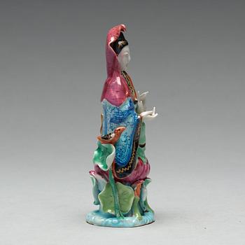A famille rose figure of Guanyin, Qing dynasty, 19th century.