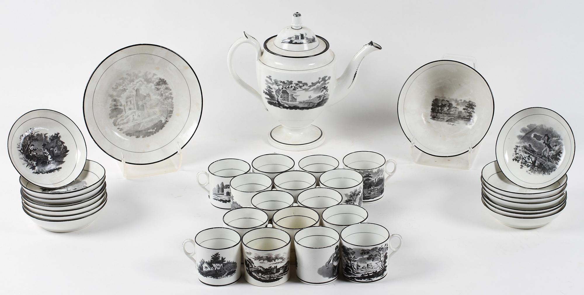 KAFFESERVIS, 17 delar, porslin, England. 1800-talets första hälft.