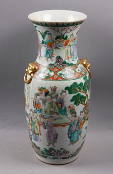 VAS, porslin, Kina, 1800-tal.