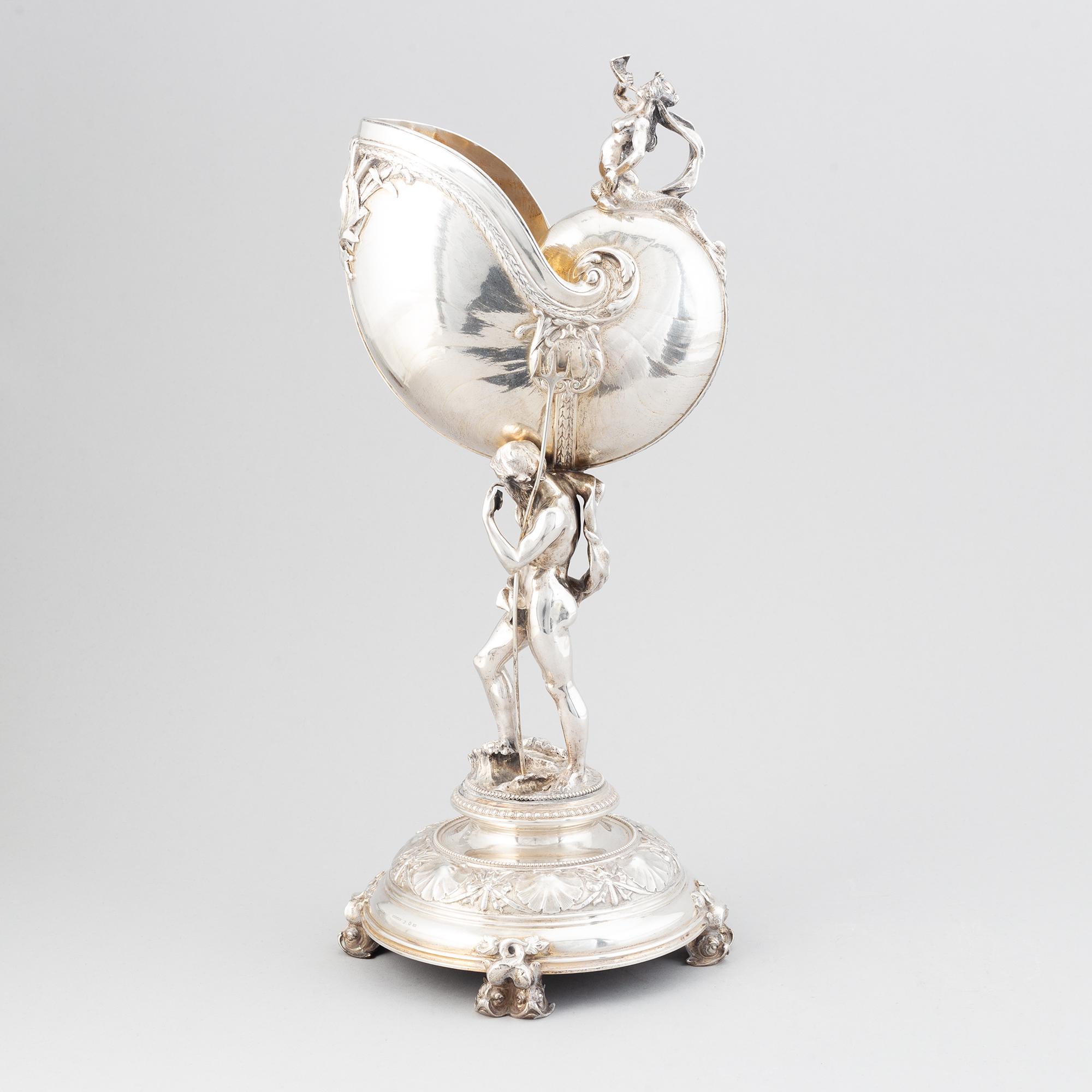 CG Hallberg, Nautiluspokal, silver, Stockholm 1900. Barock-stil.