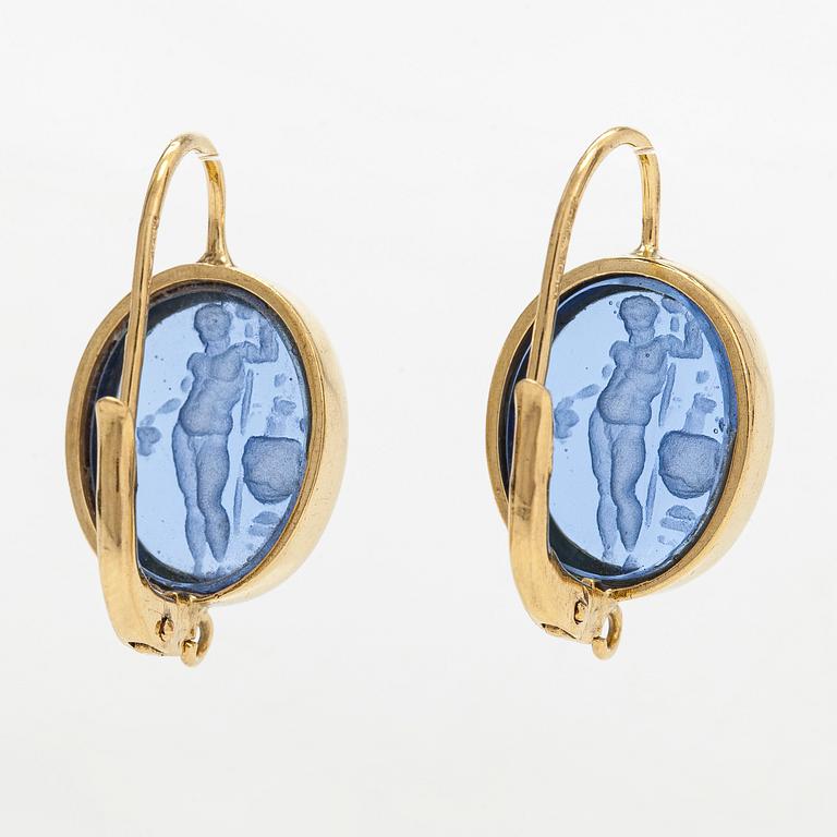 A pair of 18K gold earrings, with glass intaglio, Tagliamonte, Italy.