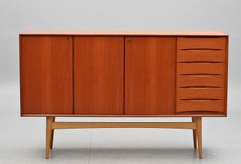 SIDEBOARD, teak. 1950-tal.