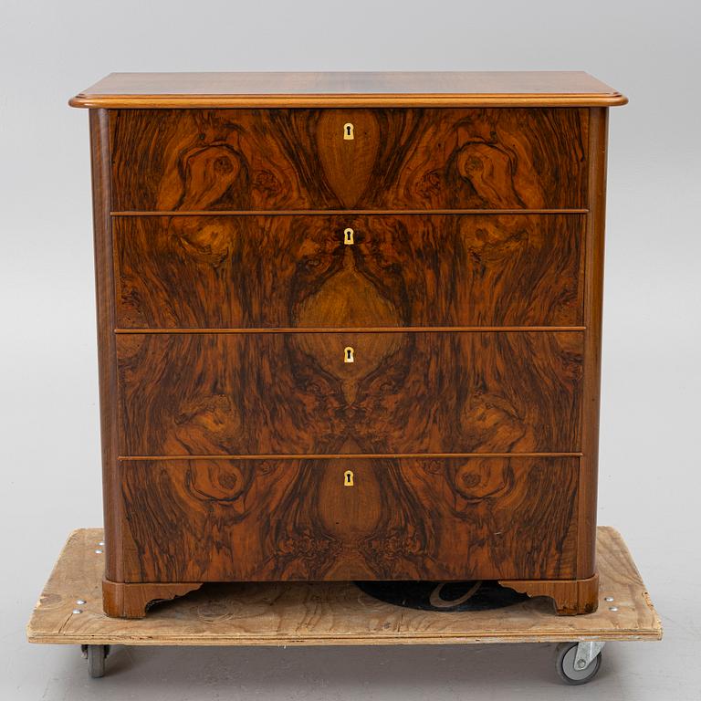 Chest of drawers, late 19th century.