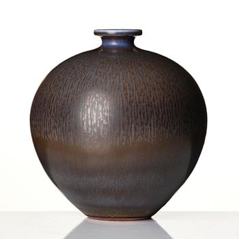 Berndt Friberg, a stoneware vase, Gustavsberg Studio, 1968.