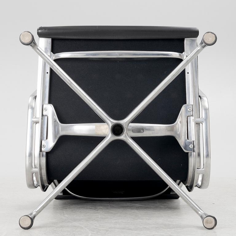Charles & Ray Eames, "Soft Pad Chair EA 208", Vitra.