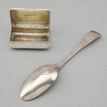 MATSKED OCH SNUSDOSA, silver, svenska stämplar 1700/1900-tal. Total vikt ca 165 g.