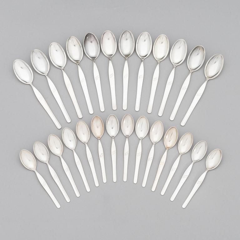 Tapio Wirkkala, A 152-piece set of 'Tapio' silver cutlery, Kultakeskus, Hämeenlinna 1963-1998.