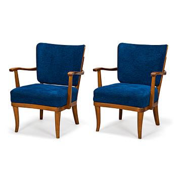 Einari Kyöstilä, A pair of 1940s armchairs for Oy Stockmann Ab,  Keravan Puusepäntehdas, Finland.