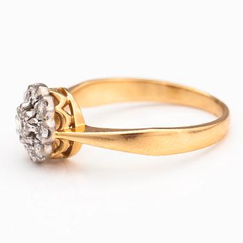 RING, 18K guld, diamanter ca 0.30 ct tot.