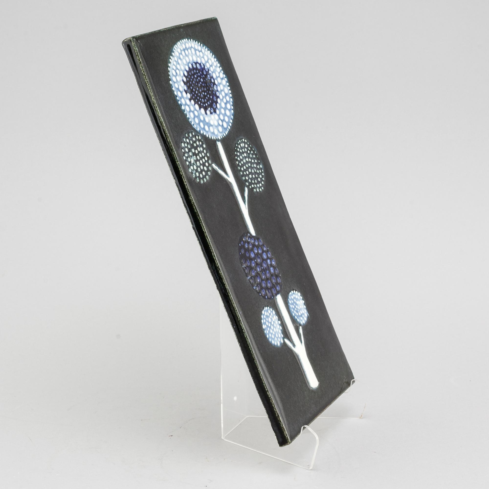 A stoneware wall plaque by SYLVIA LEUCHOVIUS for Rörstrands ateljé, second half of the 20th century.