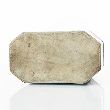 A blue and white tea caddy, Qing dynasty, Kangxi (1662-1722).