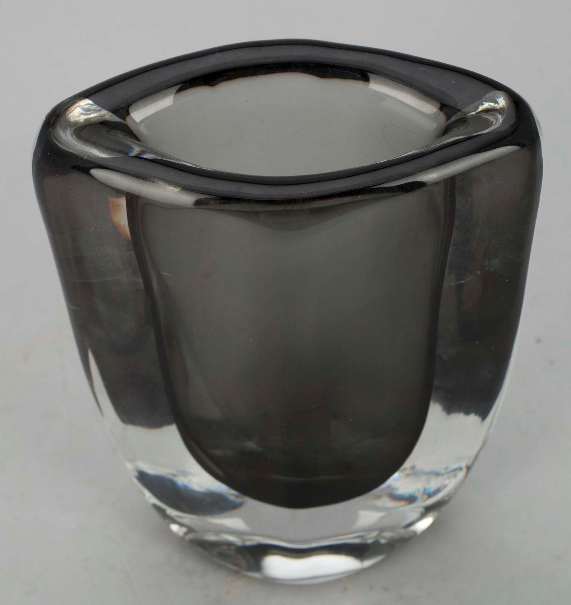 VAS, glas. sign. Orrefors N, 3538/428.