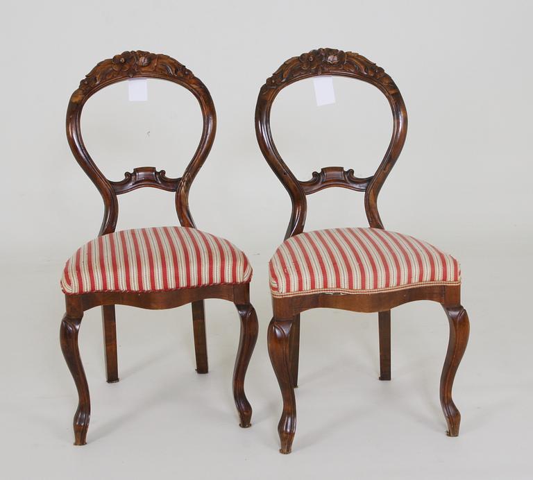 STOLAR, ett par. Nyrokokostil.