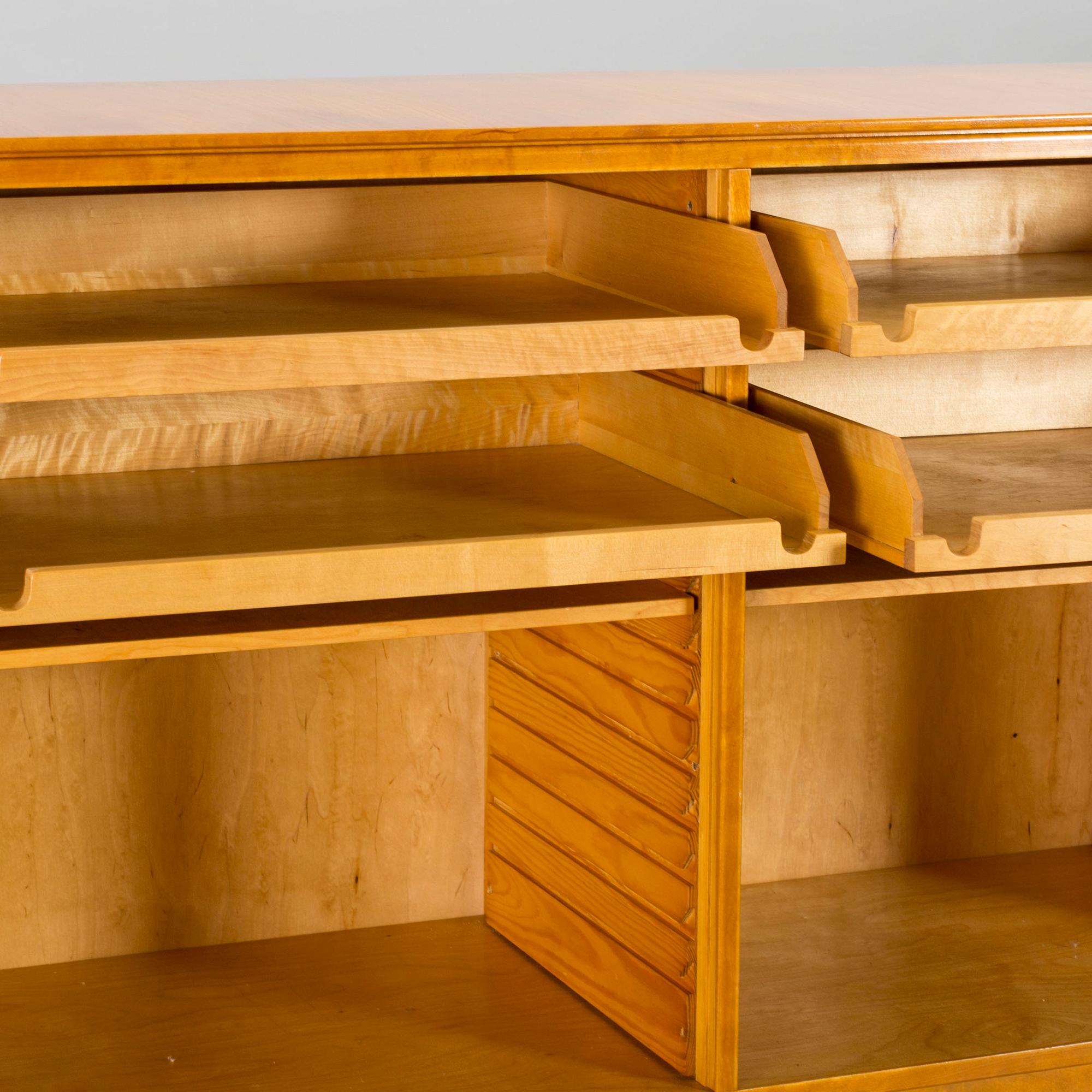 SKÅP, troligen Elias Svedberg, ur Triva-serien, Nordiska Kompaniet.