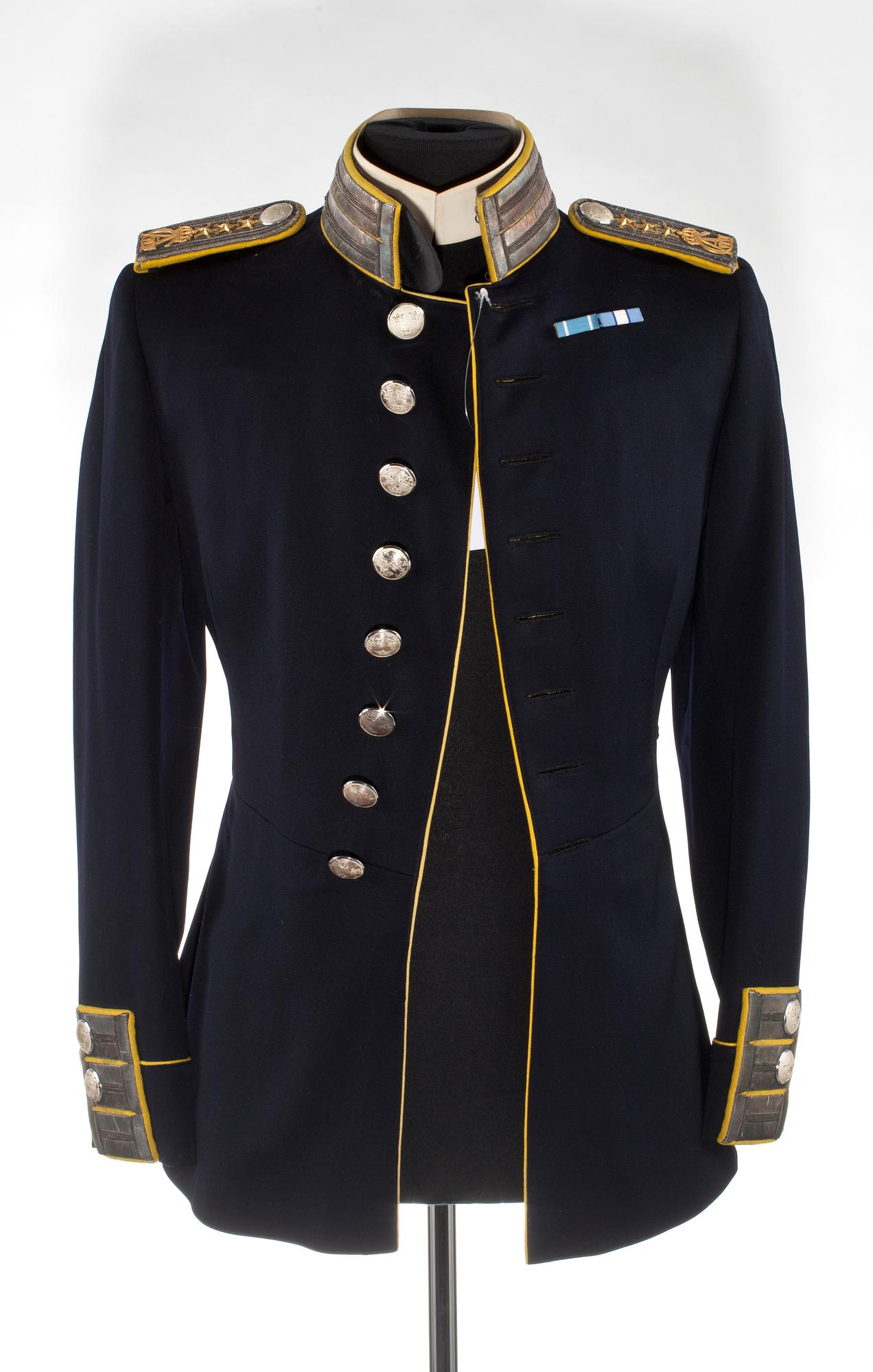 OFFICERSUNIFORM, 3 delar, ca storlek 46, Sverige 1900-talets första hälft/mitt.