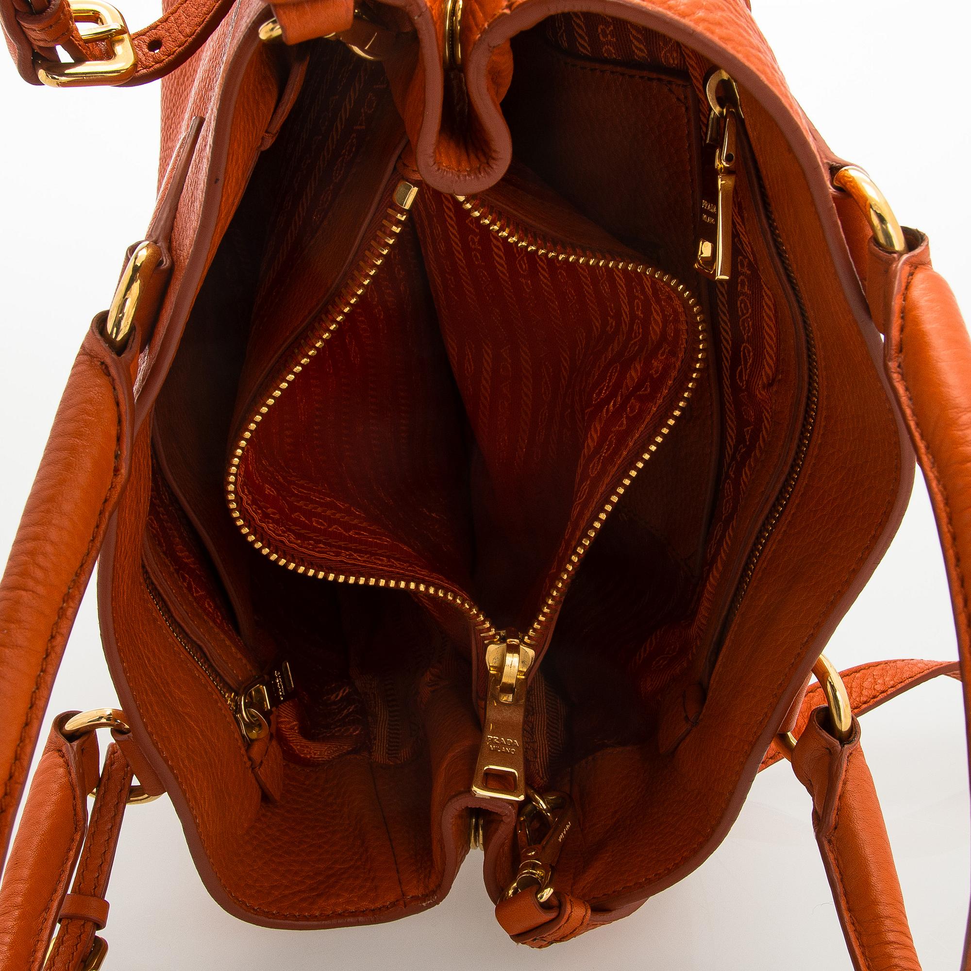 Prada, a 'Vitello Daino Tote' bag.