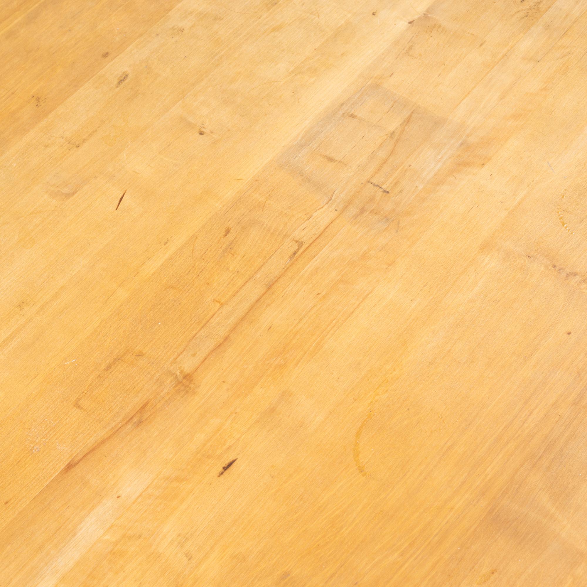 Matbord, Sven Larsson Möbelshop, sent 1900-tal.