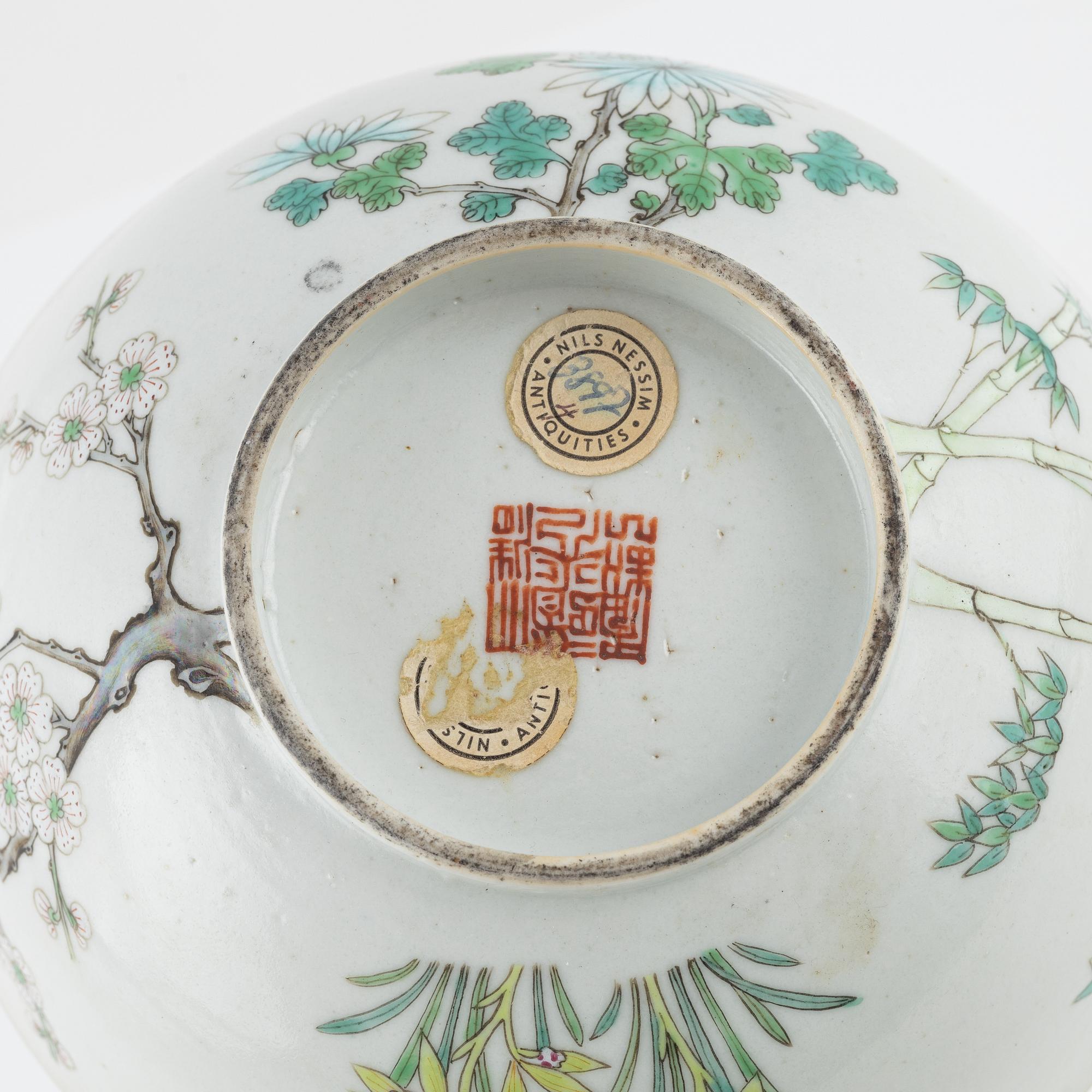 Two Chinese porcelain bowls, early 20th Century.