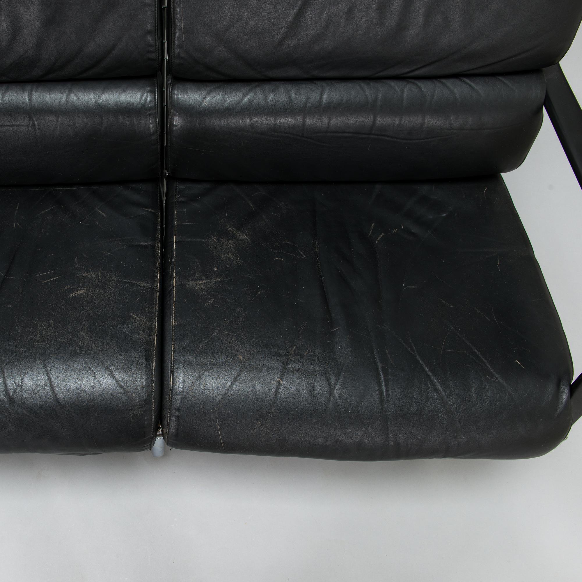 Yrjö Kukkapuro, a late 20th century 'Remmi' sofa for Avarte.