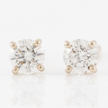 Earrings, a pair, 18K gold with brilliant-cut diamonds.