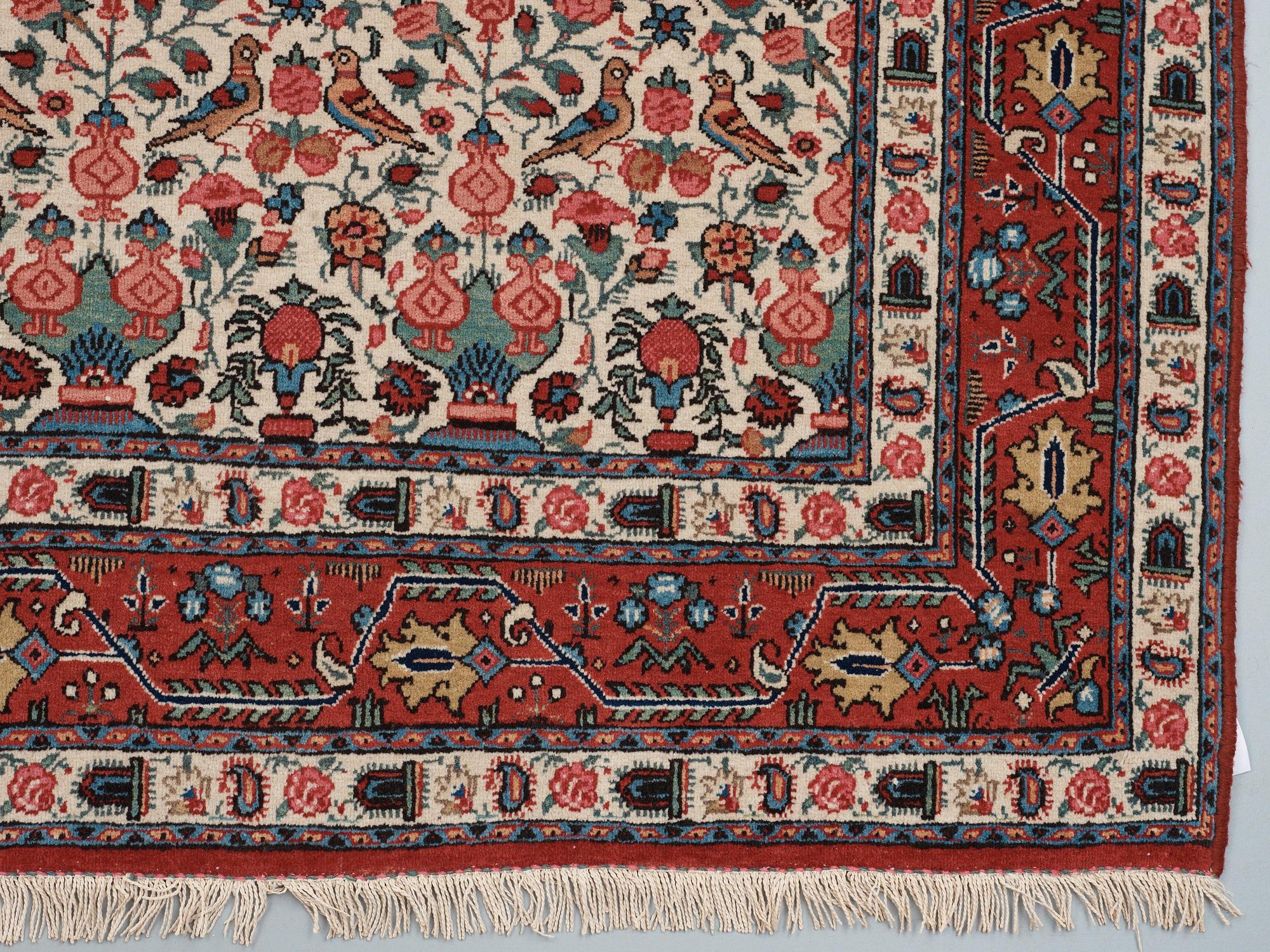 SEMI-ANTIQUE QUM. 327 x 216 cm.