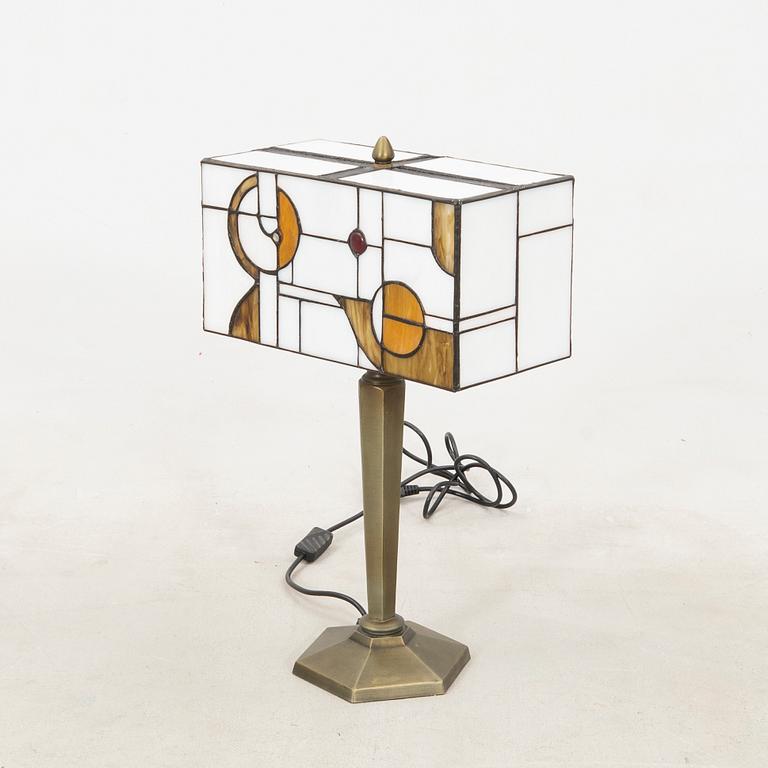 Table lamp, modern manufacture.