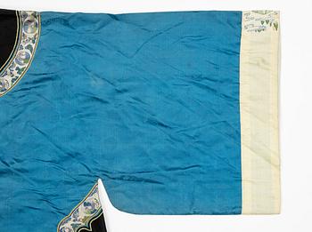 A female silk robe/over coat for winter, Qing dynasty, 19th century.
