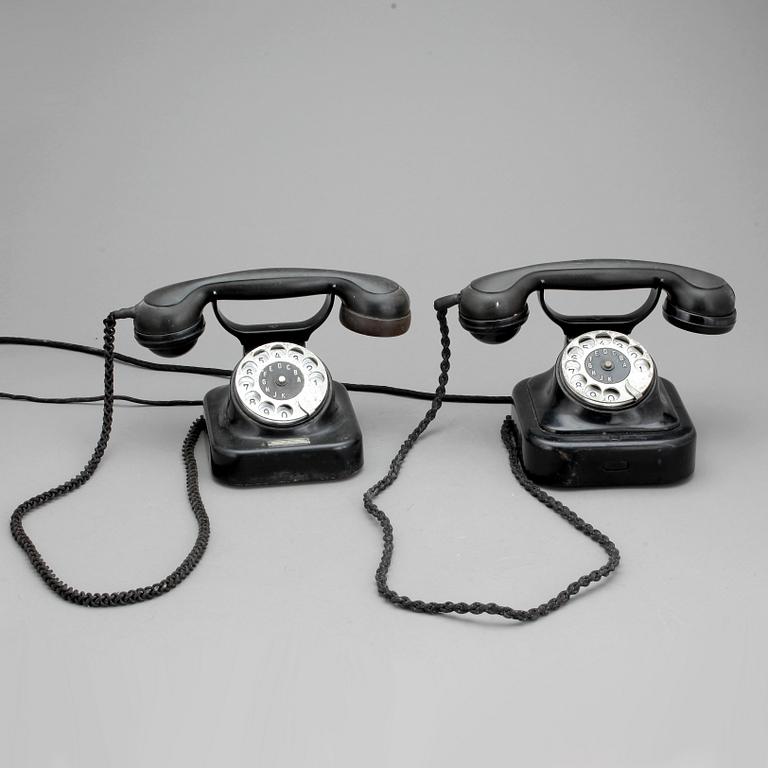 TELEFONER, 2 stycken, Siemens, 1900-tal.