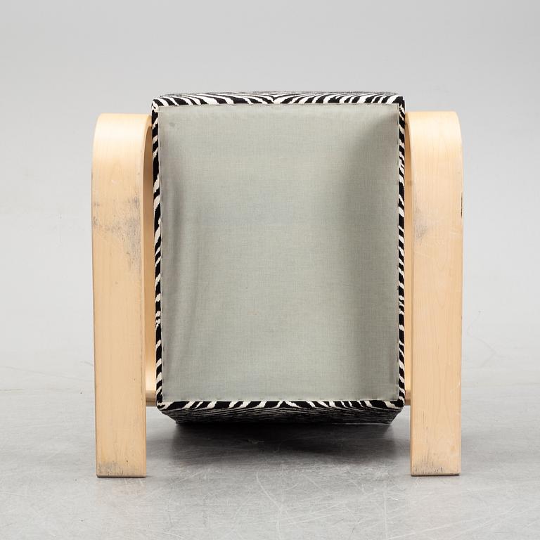 Alvar Aalto, a model 400 birch 'Tank chair', Artek, Finland.