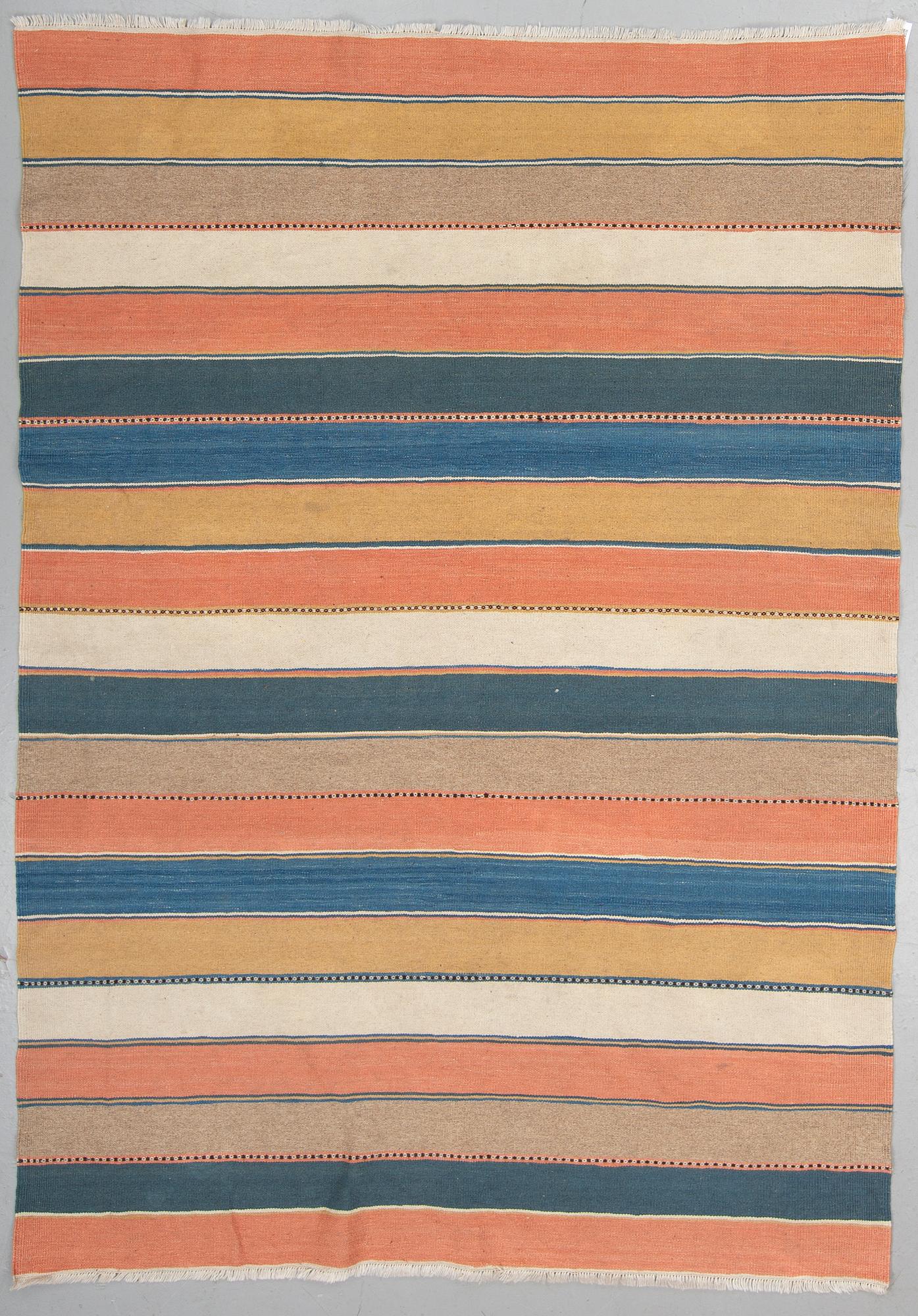 MATTA, slätvävd, sannolikt Orientalisk, ca 246,5 x 174,5 cm.
