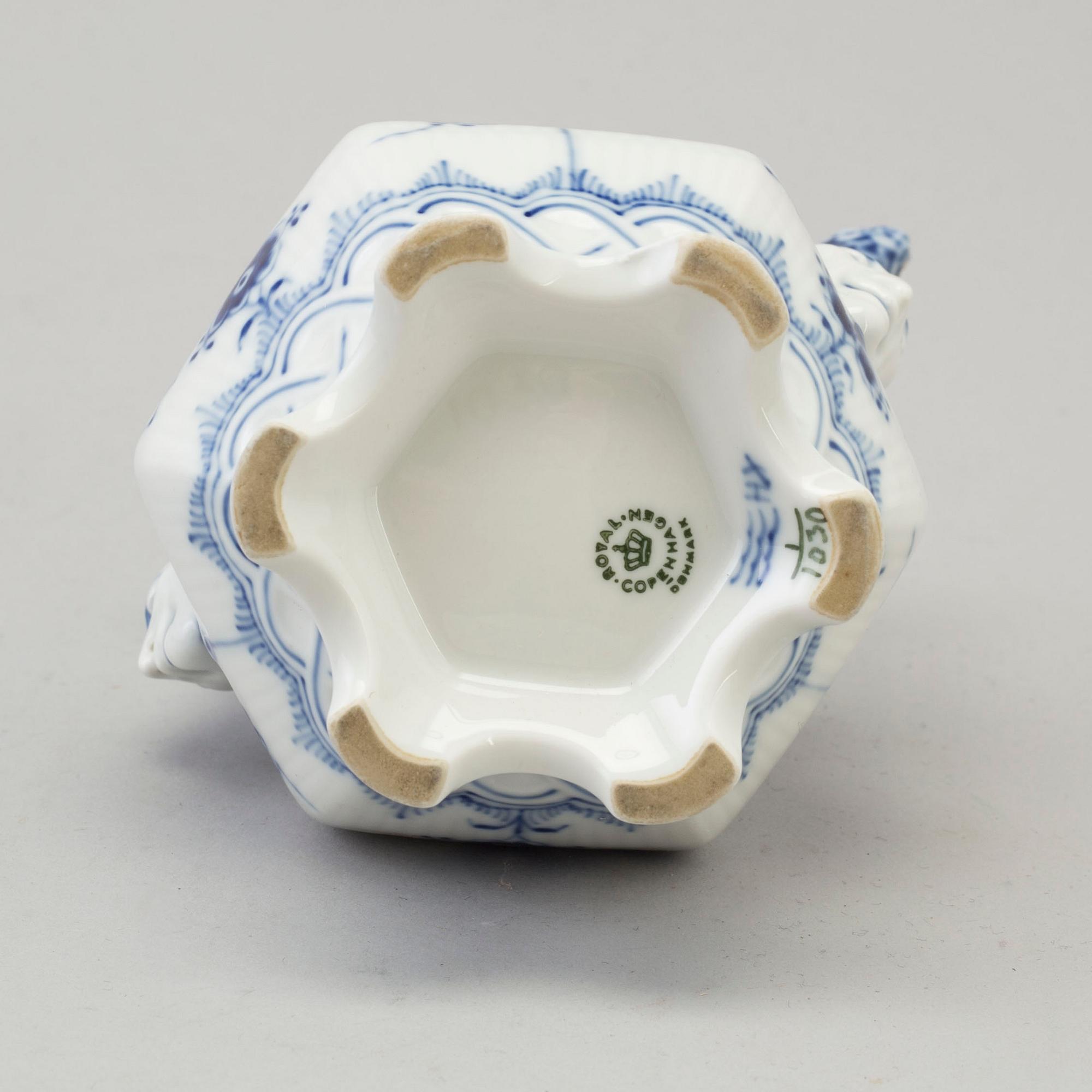 A 9 pieces porcelain table ware 'Musselmalet' from Royal Copenhagen, Denmark.