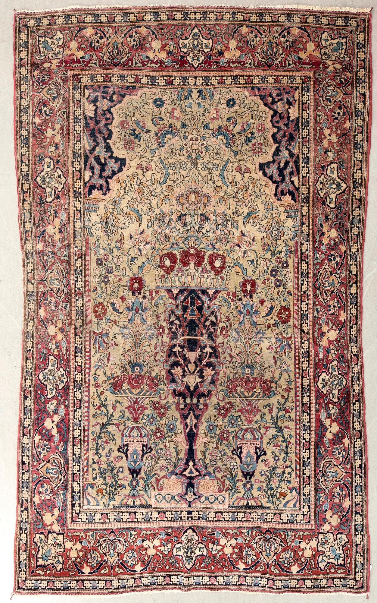 Rug Mobarekeh Isfahan circa 1900  203x137 cm.