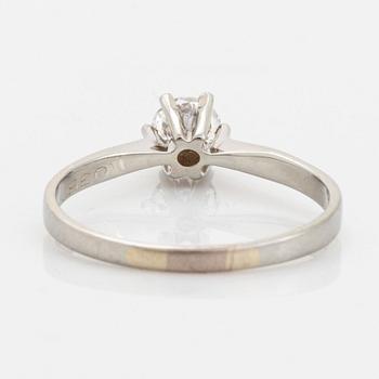 Brilliant-cut diamond ring.