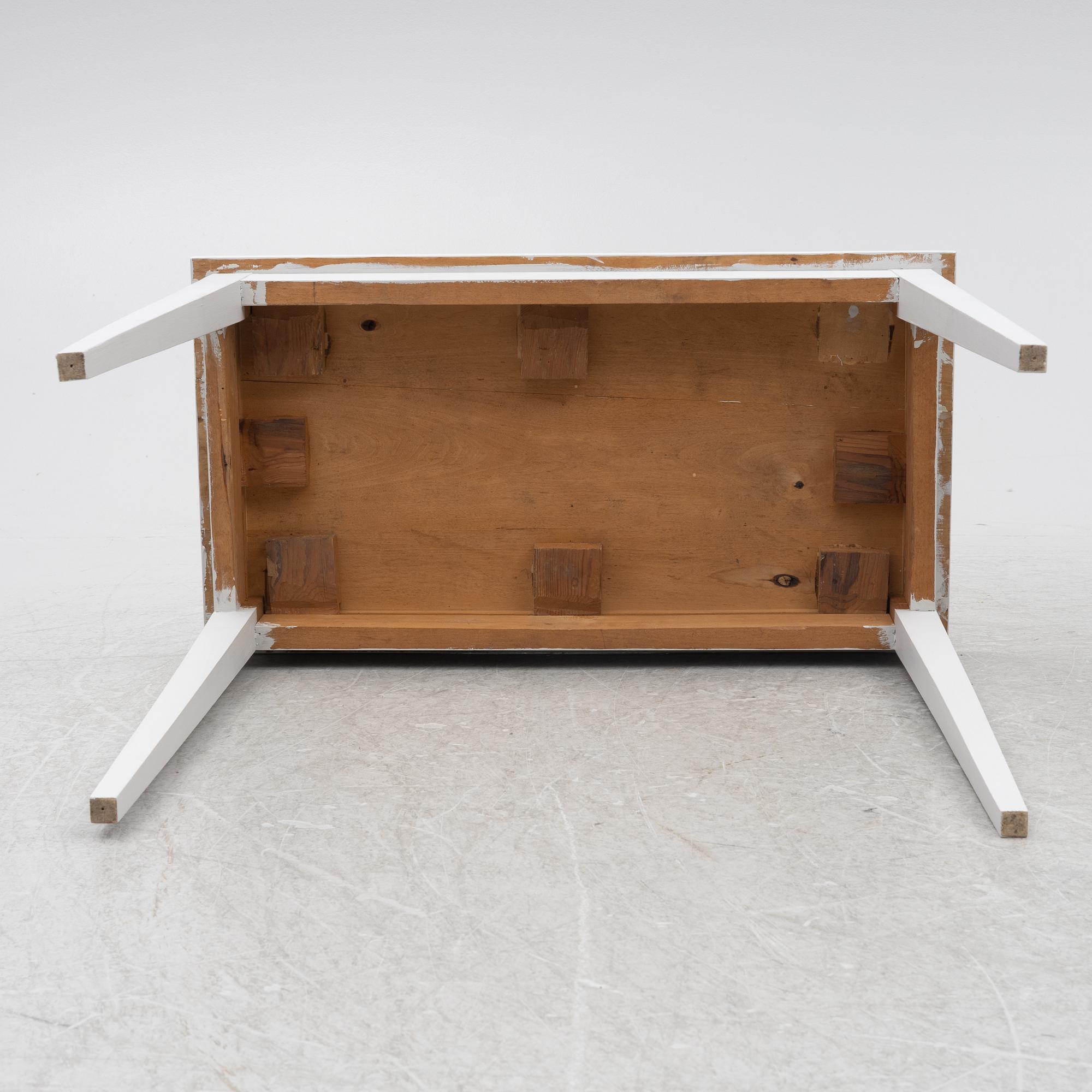 Side tables, a pair, 20th century.
