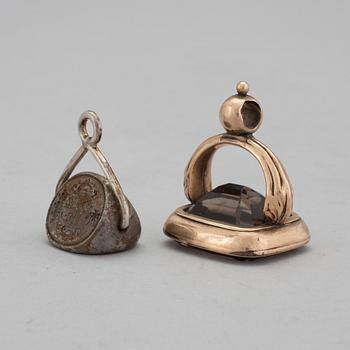 SIGILLSTÄMPLAR, 2 st, 17-1800-tal.