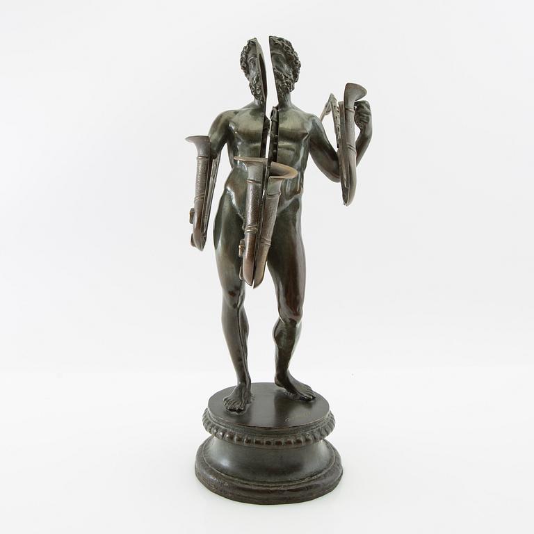 Arman, sculpture "Zeus Macho".