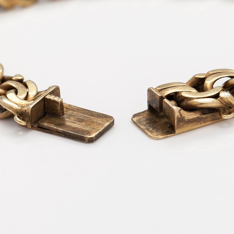 A gilded silver bracelet. A Tillander, Helsinki 1949.