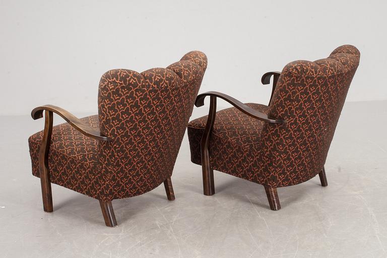 FÅTÖLJER, ett par och BORD, 1900-talets första hälft.